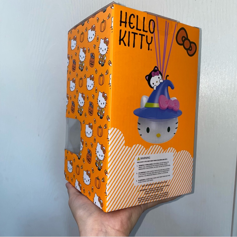 Hello Kitty Witch Reed Diffuser - Picture 3 of 4